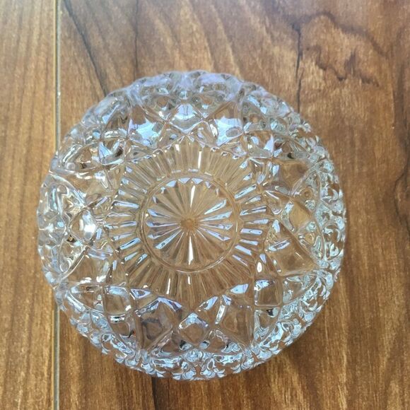 Vintage Pasari Indonesia Glass Berry Bowl Flower/ Celtic Pattern - Picture 5 of 7